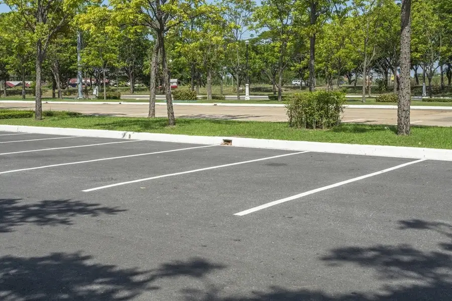 How Parking Lot Striping Improves Traffic Flow And Efficiency Memphis TN