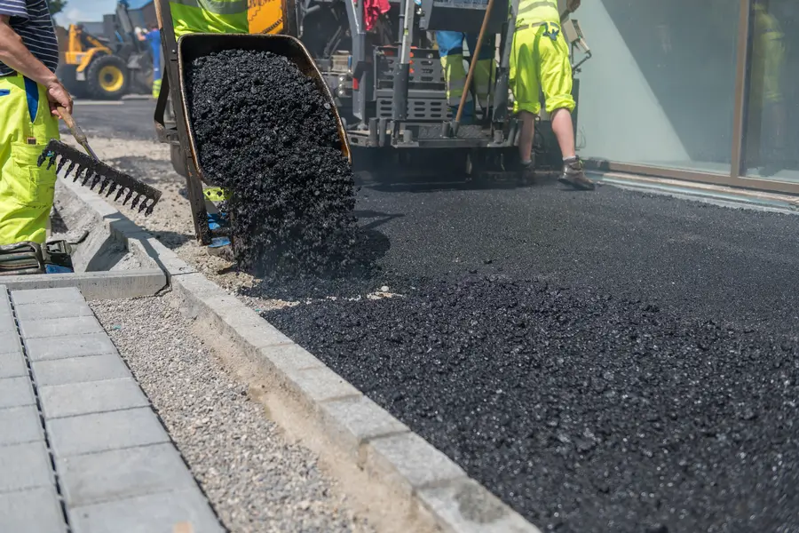 Key Benefits Of Asphalt Resurfacing For Driveways in Memphis TN
